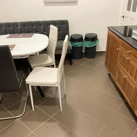 Roland Zuglo 2 Apartment *