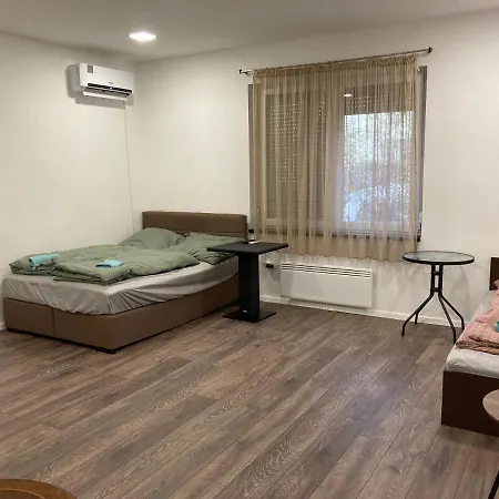 Roland Zuglo 2 Apartment Budapest
